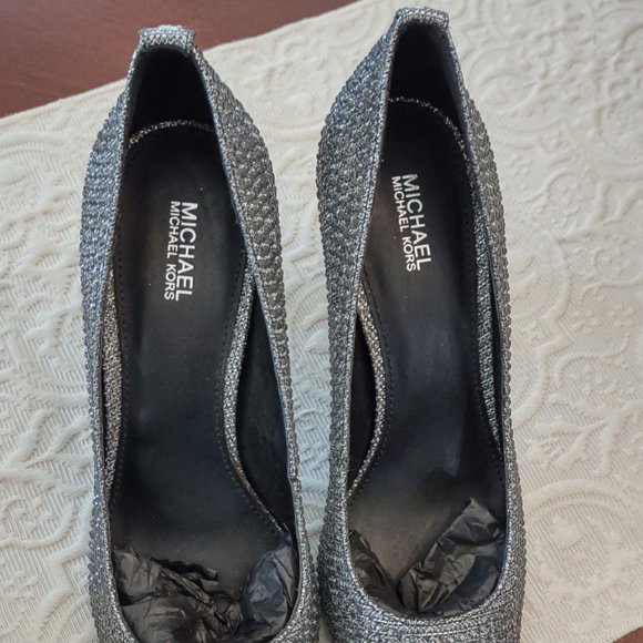 Michael Kors Abbi Flex Pump Glitter Chain Size 8.5M - Picture 2 of 9